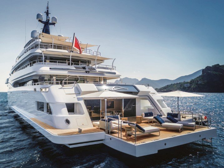 Yacht: Luxurious Voyages on the High Seas
